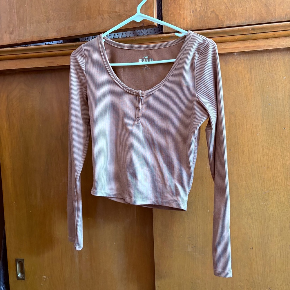 hollister brown cropped long sleeve size small ribbed